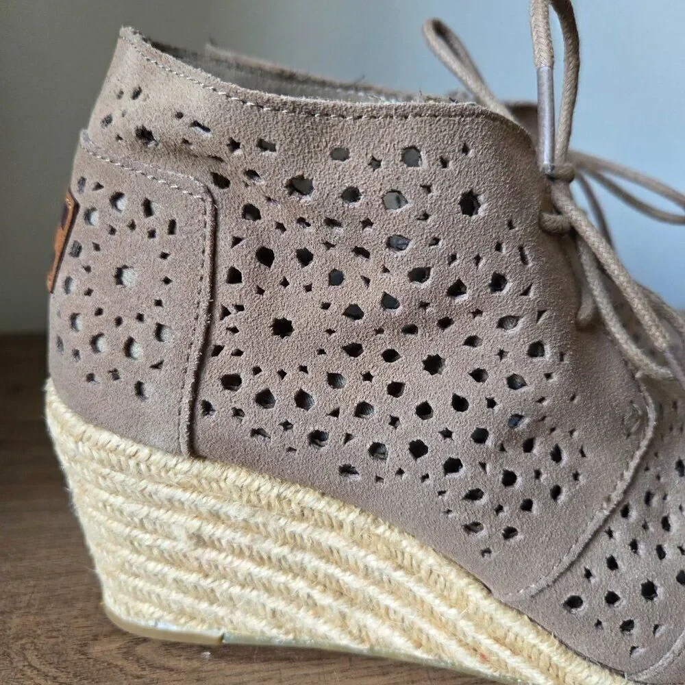 NEW W/O BOX TOMS TAUPE EXPADRILLE WEDGE LEATHER UPPER BOOTIES SIZE 9 WMNS